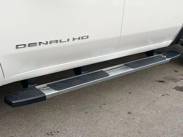 2024 GMC Sierra 2500HD 4WD Crew Cab Standard Bed Denali