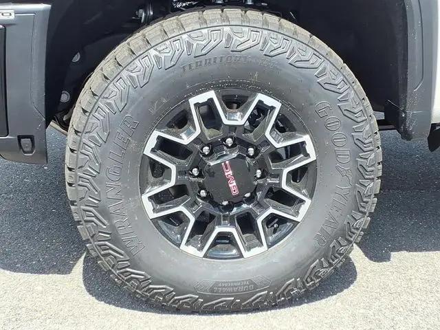 2026 GMC Sierra 2500HD Crew Cab, Standard Bed, AT4X, 4WD