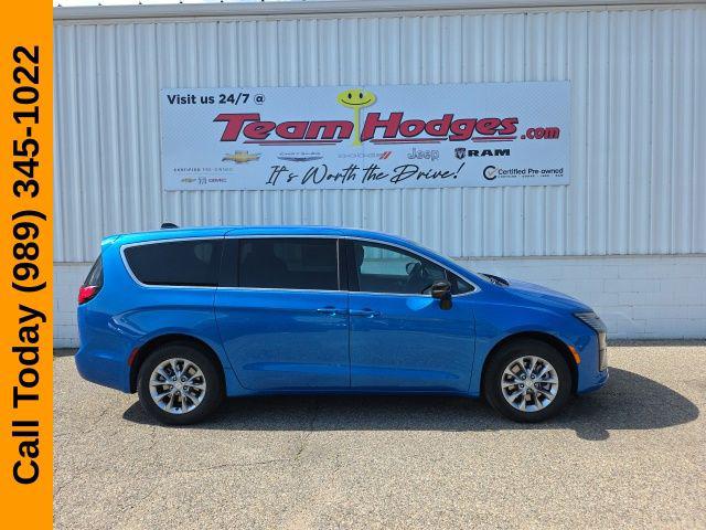 2027 Chrysler Pacifica PACIFICA SELECT AWD