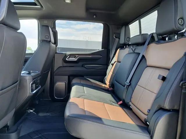 2025 Chevrolet Silverado 1500 4WD Crew Cab Short Bed High Country