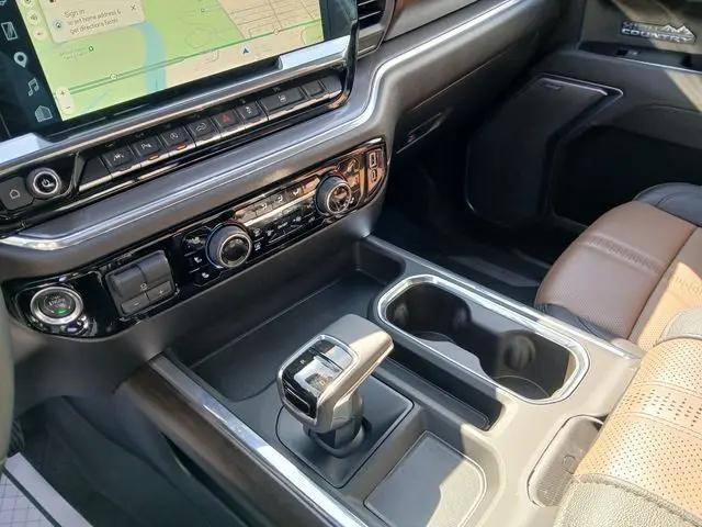 2025 Chevrolet Silverado 1500 4WD Crew Cab Short Bed High Country