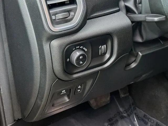 2024 Ram 1500 Big Horn Crew Cab 4x4 5'7" Box