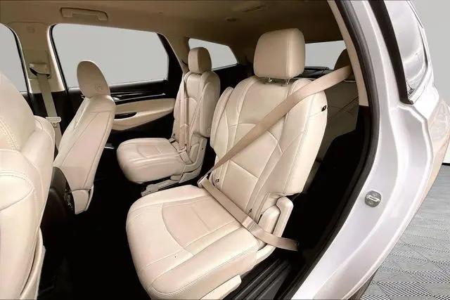 2023 Buick Enclave Essence AWD