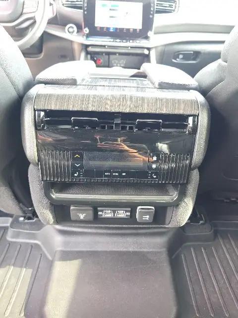 2022 Jeep Wagoneer Series III 4x2