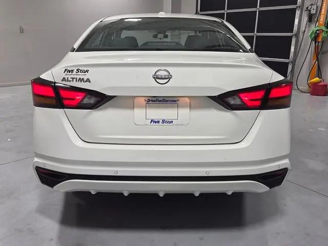2025 Nissan Altima SV FWD