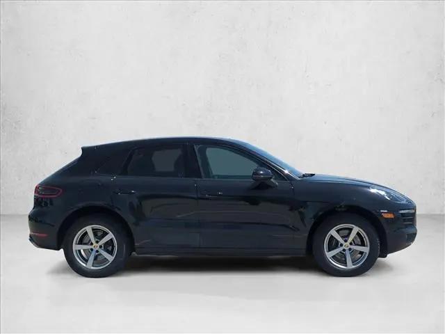 2017 Porsche Macan Macan