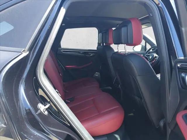 2017 Porsche Macan Macan