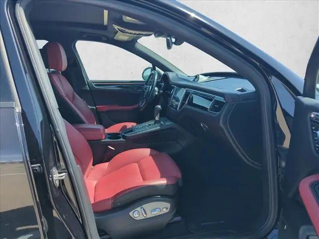 2017 Porsche Macan Macan