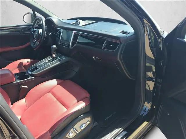 2017 Porsche Macan Macan