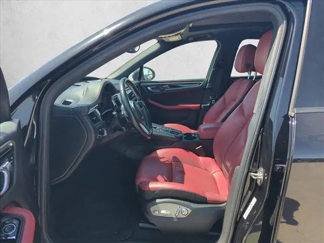 2017 Porsche Macan Macan