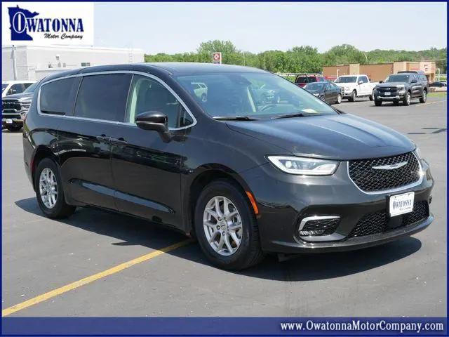 2023 Chrysler Pacifica Touring L for sale in Owatonna, MN