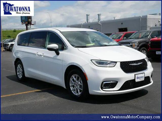 2023 Chrysler Pacifica Touring L for sale in Owatonna, MN