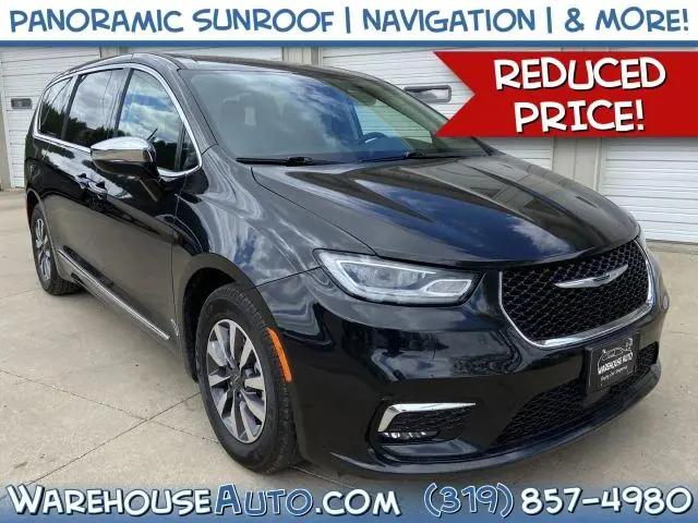 2023 Chrysler Pacifica Hybrid Limited for sale in Swisher, IA