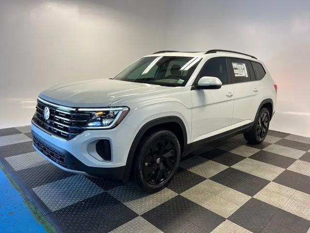 2026 Volkswagen Atlas SE with Technology