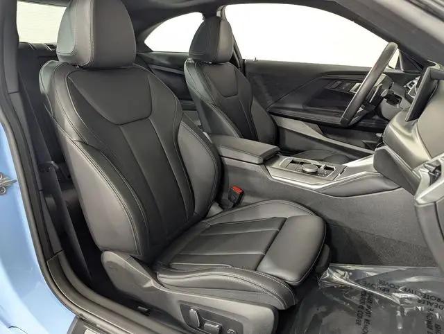 2025 BMW M240 i