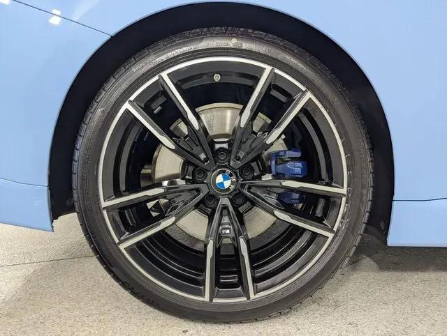 2025 BMW M240 i