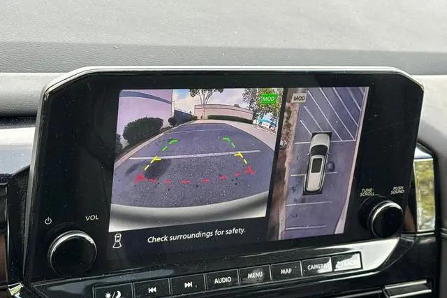 2023 Nissan Pathfinder Platinum FWD