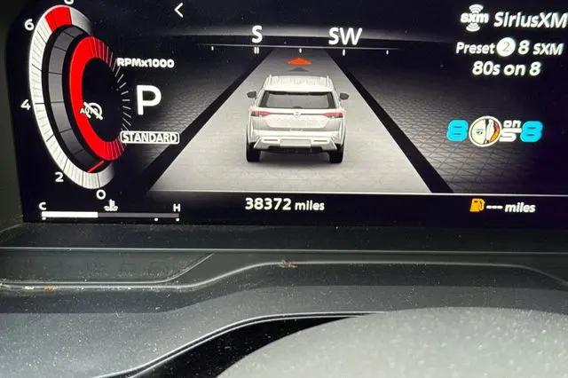 2023 Nissan Pathfinder Platinum FWD