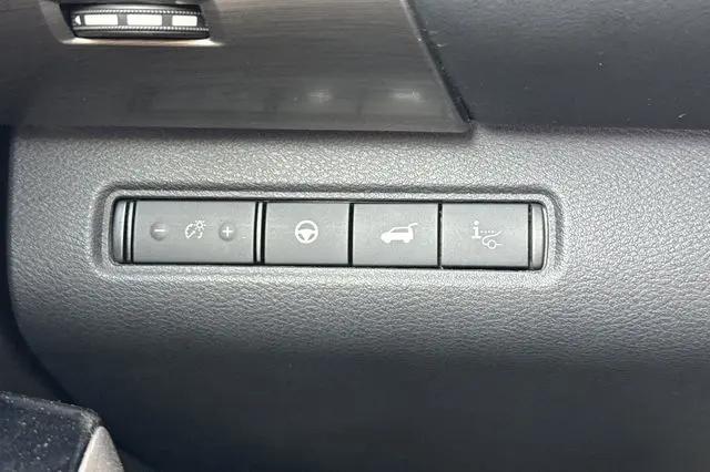 2023 Nissan Pathfinder Platinum FWD