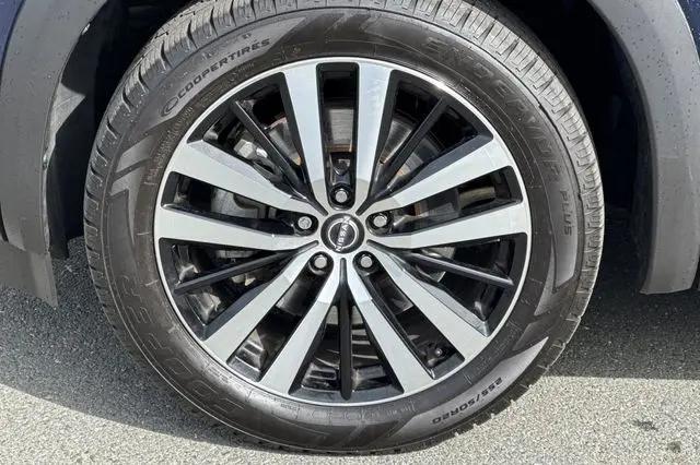2023 Nissan Pathfinder Platinum FWD