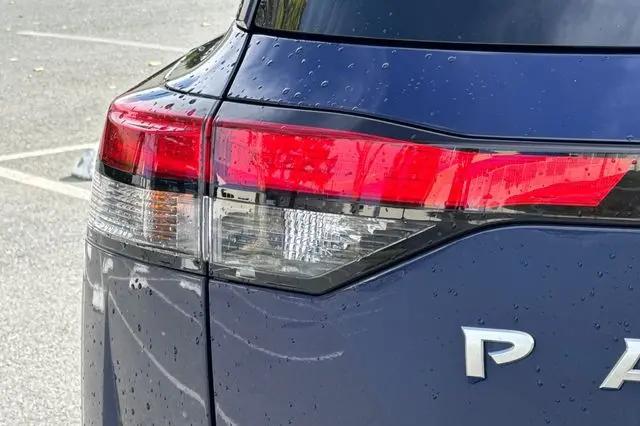 2023 Nissan Pathfinder Platinum FWD