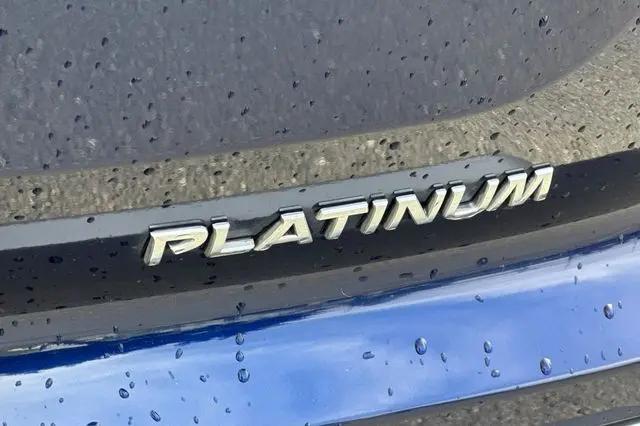 2023 Nissan Pathfinder Platinum FWD