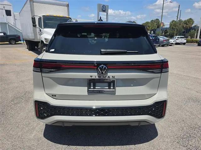 2026 Volkswagen Tiguan SE R-Line Black