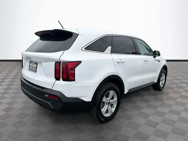 2023 Kia Sorento LX