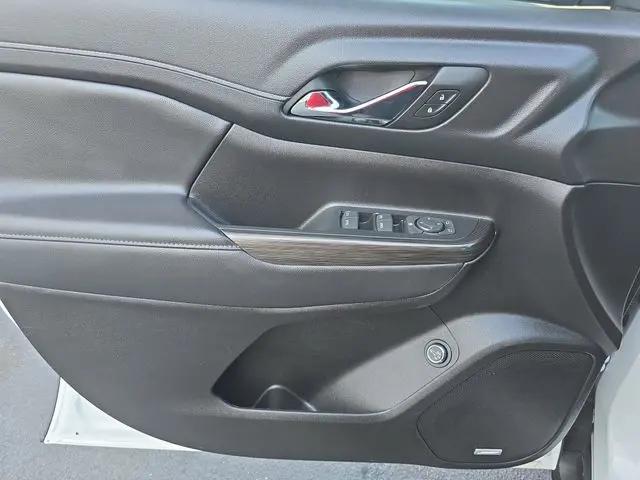 2023 GMC Acadia FWD SLT