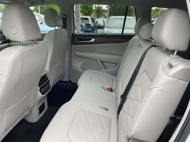 2026 Volkswagen Atlas SE with Technology