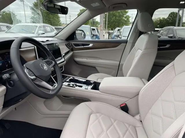 2026 Volkswagen Atlas SE with Technology