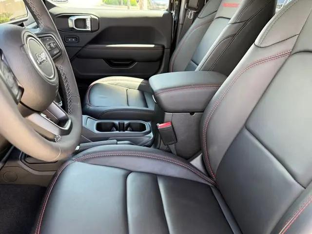 2025 Jeep Wrangler 4-Door Recon 4x4