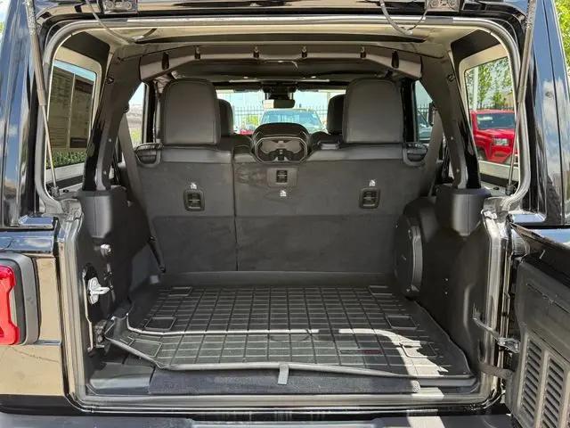 2025 Jeep Wrangler 4-Door Recon 4x4
