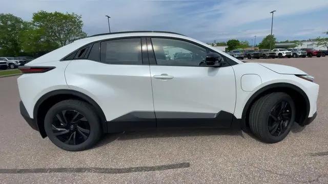 2026 Toyota C-HR SE