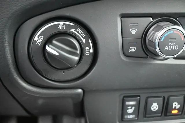 2024 Nissan Frontier Crew Cab SV 4x4