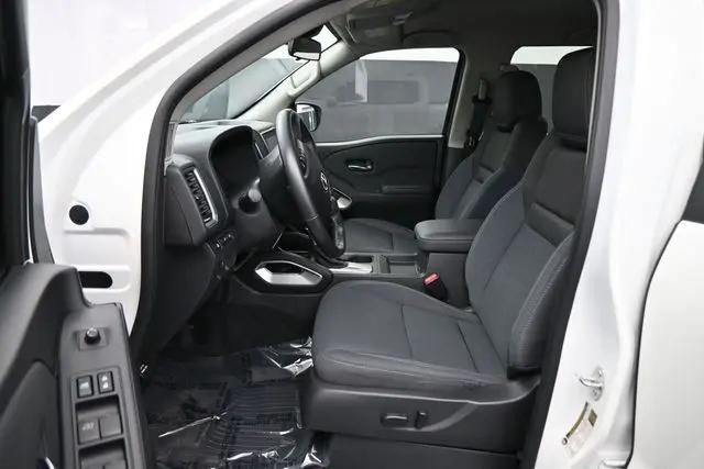 2024 Nissan Frontier Crew Cab SV 4x4