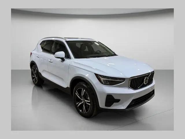 2025 Volvo XC40 B5 Core Bright Theme for sale in Brookfield, WI