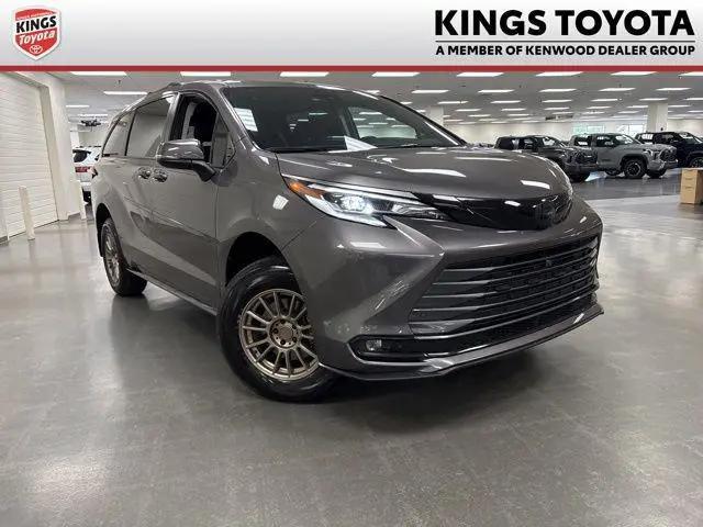 2022 Toyota Sienna Platinum for sale near Cincinnati, OH