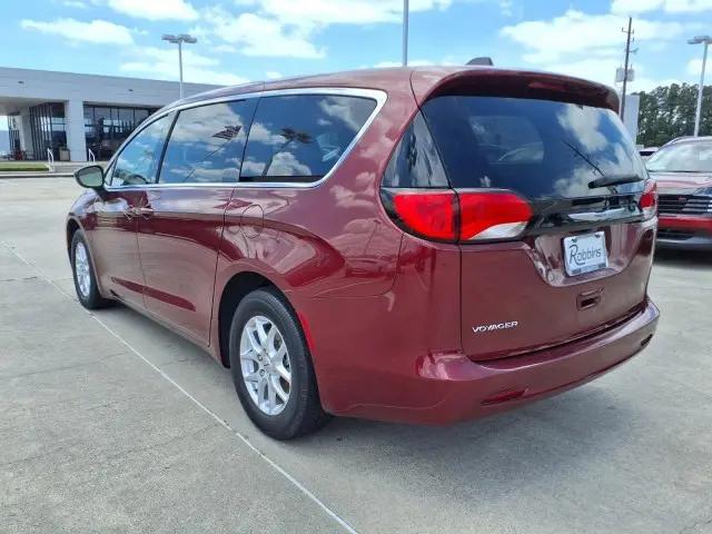 2023 Chrysler Voyager LX