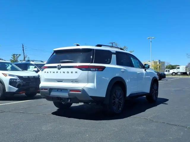 2026 Nissan Pathfinder SL