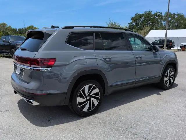 2026 Volkswagen Atlas SE with Technology