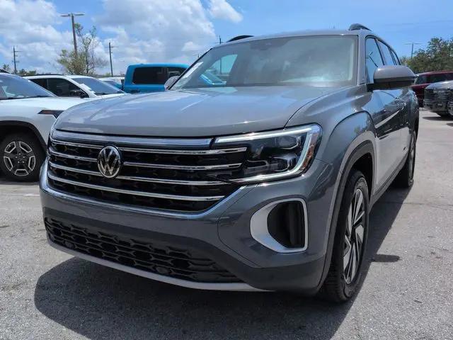2026 Volkswagen Atlas SE with Technology
