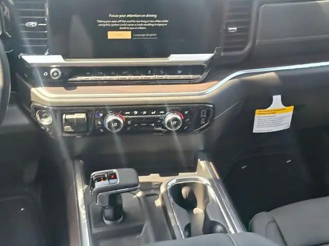 2026 GMC Sierra 1500 Crew Cab, Short Bed, SLT, 4WD