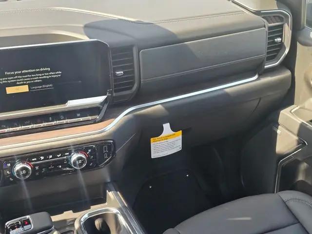 2026 GMC Sierra 1500 Crew Cab, Short Bed, SLT, 4WD