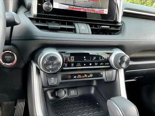2023 Toyota RAV4 Hybrid SE