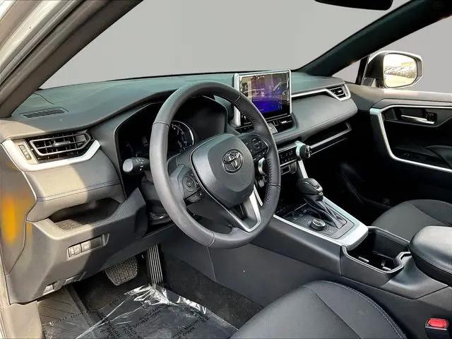 2023 Toyota RAV4 Hybrid SE