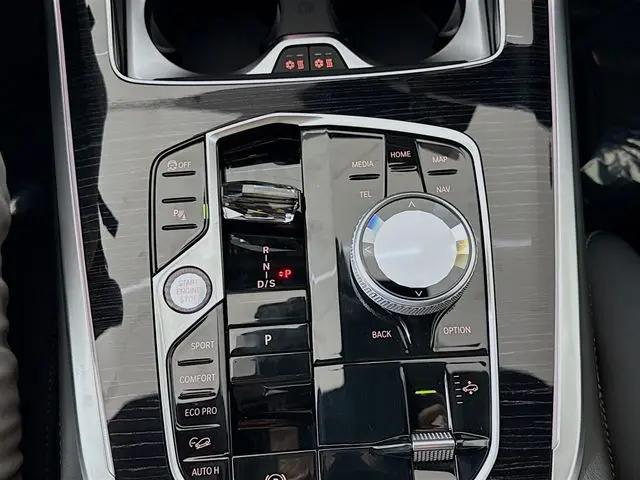 2026 BMW X7 M60i