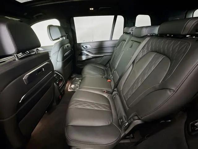 2026 BMW X7 M60i