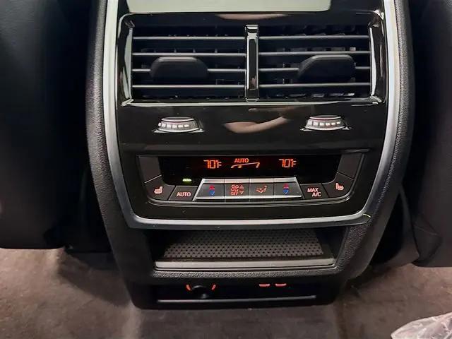 2026 BMW X7 M60i