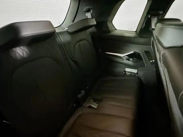 2026 BMW X7 M60i